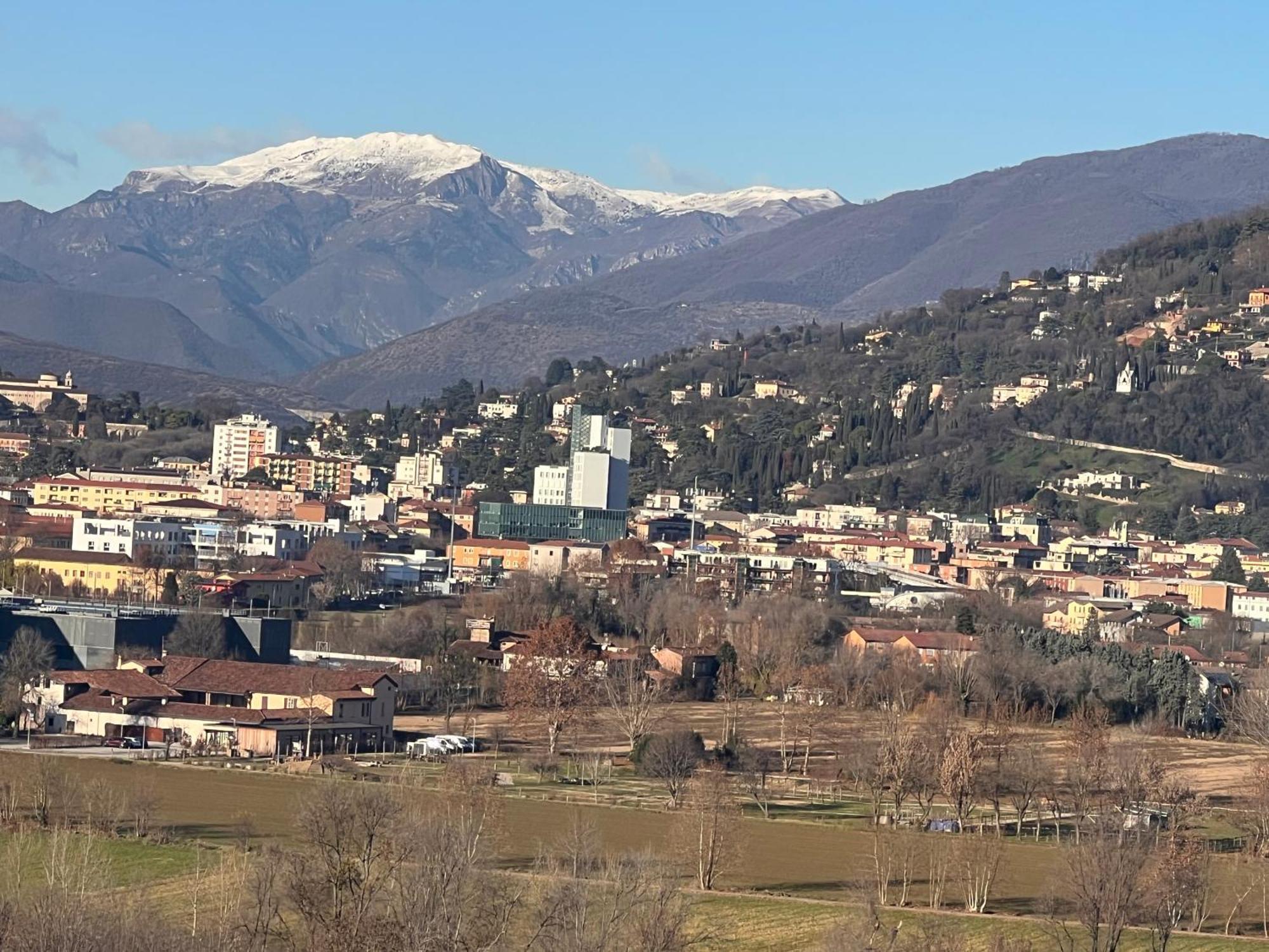 Apartamento Friends And Family Brescia Exterior foto